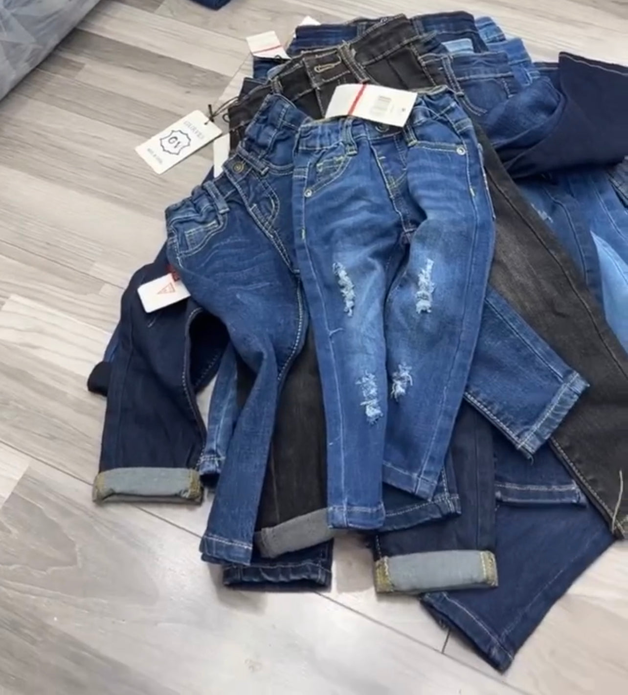 Baby chambuu jeans (must take 100)